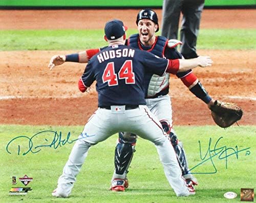 Daniel Hudson/Yan Gomes Nationals Series World Semnat 16x20 Foto PSA/ADN 158010 - Fotografii MLB autografate